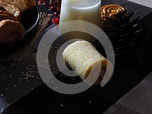 jelly roll and fresh milk