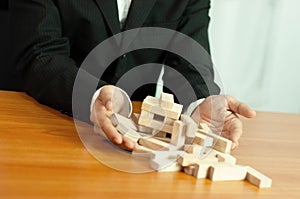 Jenga business game, business fulfillment Building a business base Failed business base Stable and unstable business base.