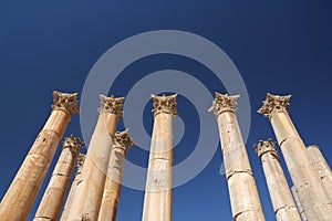 Jerash - colomnade