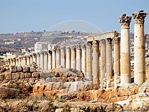 Jerash columns photo