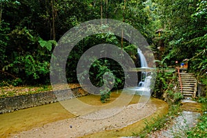 Cascada en colina, Malasia 