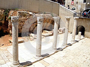 Jerusalem Roman columns in Jewish quarter 2010