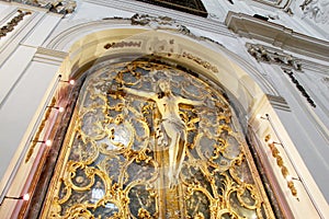 Jesus christ crucified, with reliquary