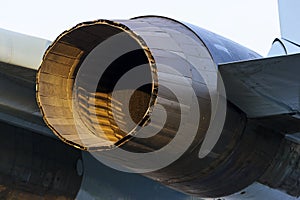 Jet engine exhaust