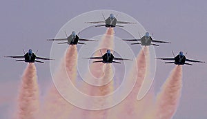 Jet Formation with Contrails