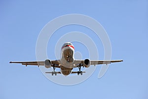 Jetliner landing photo