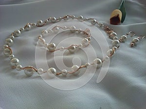 Jewelery set with pearls