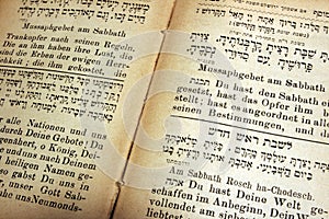 Jewish prayer book in Hebrew and German