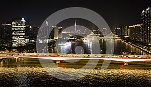 Puente de perla un rio noche 