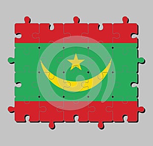 Jigsaw puzzle of Mauritania flag in two red stripes flanking a green field with a golden crescent and star.