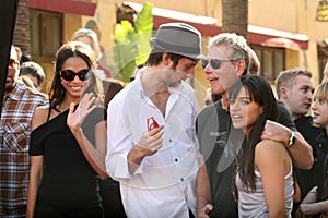 Joel David Moore,Michelle Rodriguez,Stephen Lang,Zoe Saldana,James Cameron