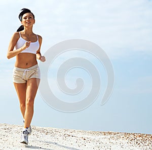Joggingwoman in white
