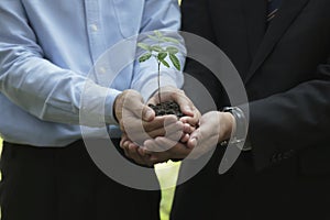 Join forces with government, private sector and people to help plant trees according to the concept of NET ZERO, ESG.