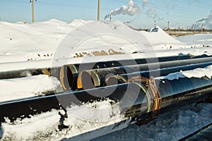 Joining of pipes by means chain centralizer