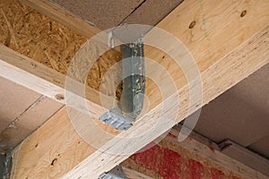 Joist truss bracket