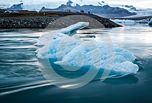 jokulsarlon -  Ice sculptures on beach