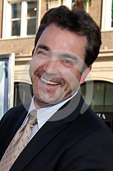 Jon Tenney, Leslie Urdang