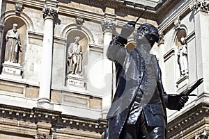 Joshua Reynolds Statue at Burlington House