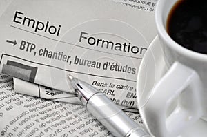 Journal with job offers in French