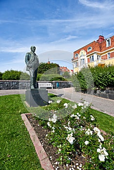 Juhani Aho statue on Helsinki photo