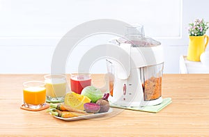 Juice extractor machine