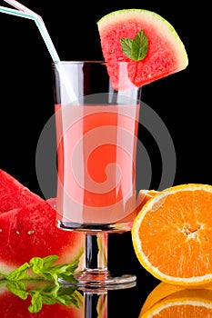 Juice and fresh fruits - organic, health drinks se