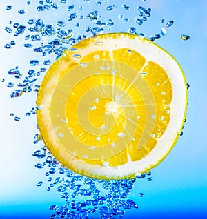 Juicy lemon water bubbles