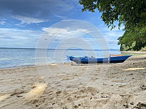 Jukong ship that pulled up on the beach