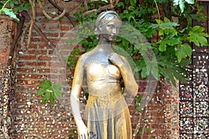 Juliet statue in Verona Italy photo