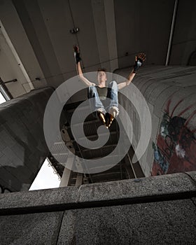 Jumping rollerskater