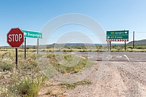 Junction of the Boegoeberg Dam road with road N10