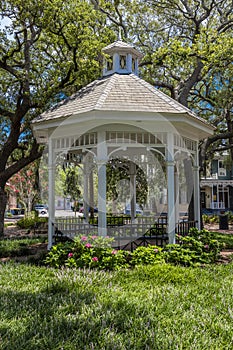 JUNE 28, 2017 - SAVANNAH GEORGIA - Historic Savannah Georgia in early summer features a white. Savannah, Architecture