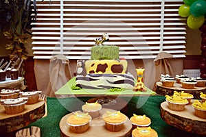 Jungle birthday cake photo