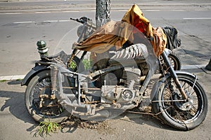 Junk motorcycle abandoned