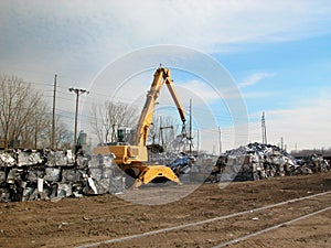 Junkyard crane with maginet