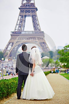 Just married couple in Paris near the Eiffel tower