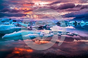 JÃ¶kulsÃ¡rlÃ³n is a glacial lagoon, bordering VatnajÃ¶kull National Park in southeastern Iceland.