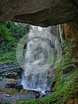 Kakueta waterfall inside