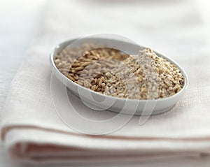 Kamut grains and flour
