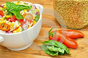 Kamut salad with fresh, raw vegetables