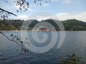 Kandy lake along with temple of tooth