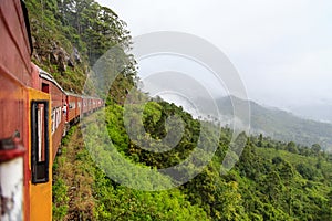 Kandy to Ella train journey - Sri lanka