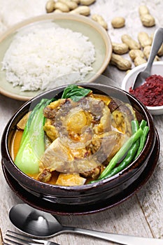 Kare kare, filipino oxtail stew