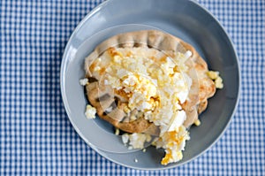 Karelian pasty and munavoi