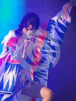 Karen O, a rock star on stage