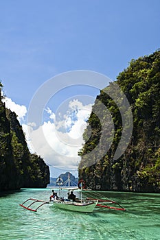 karst lagoon banka el nido palawan philippines