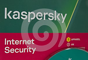 Kaspersky internet security pakaging and cd