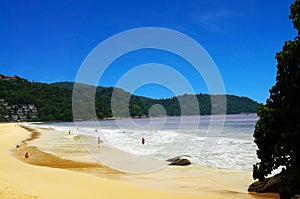 Kata Noi Beach's Shoreline