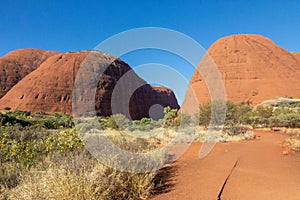 Kata Tjuta monolits and access trail, Ayers Rock, Red Center, Australia