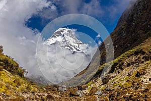 Katenga high snow mountain view on Nepal trekking to Mers peak hiking route